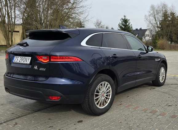 Jaguar F-Pace cena 109900 przebieg: 154000, rok produkcji 2016 z Hel małe 106